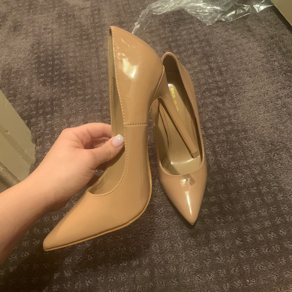 Heels - Picture 3 of 3